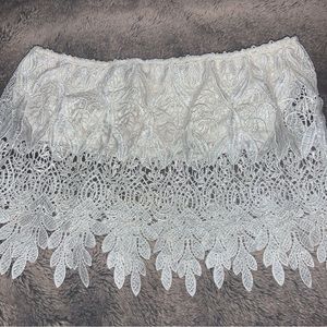 Boutique lace crop